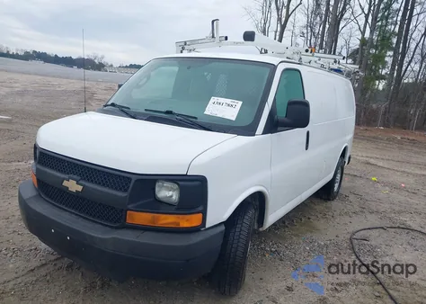 2016 Chevrolet Express 2500 Work Van z USA, uszkodzony, nr VIN 1GCWGAFF9G1336970